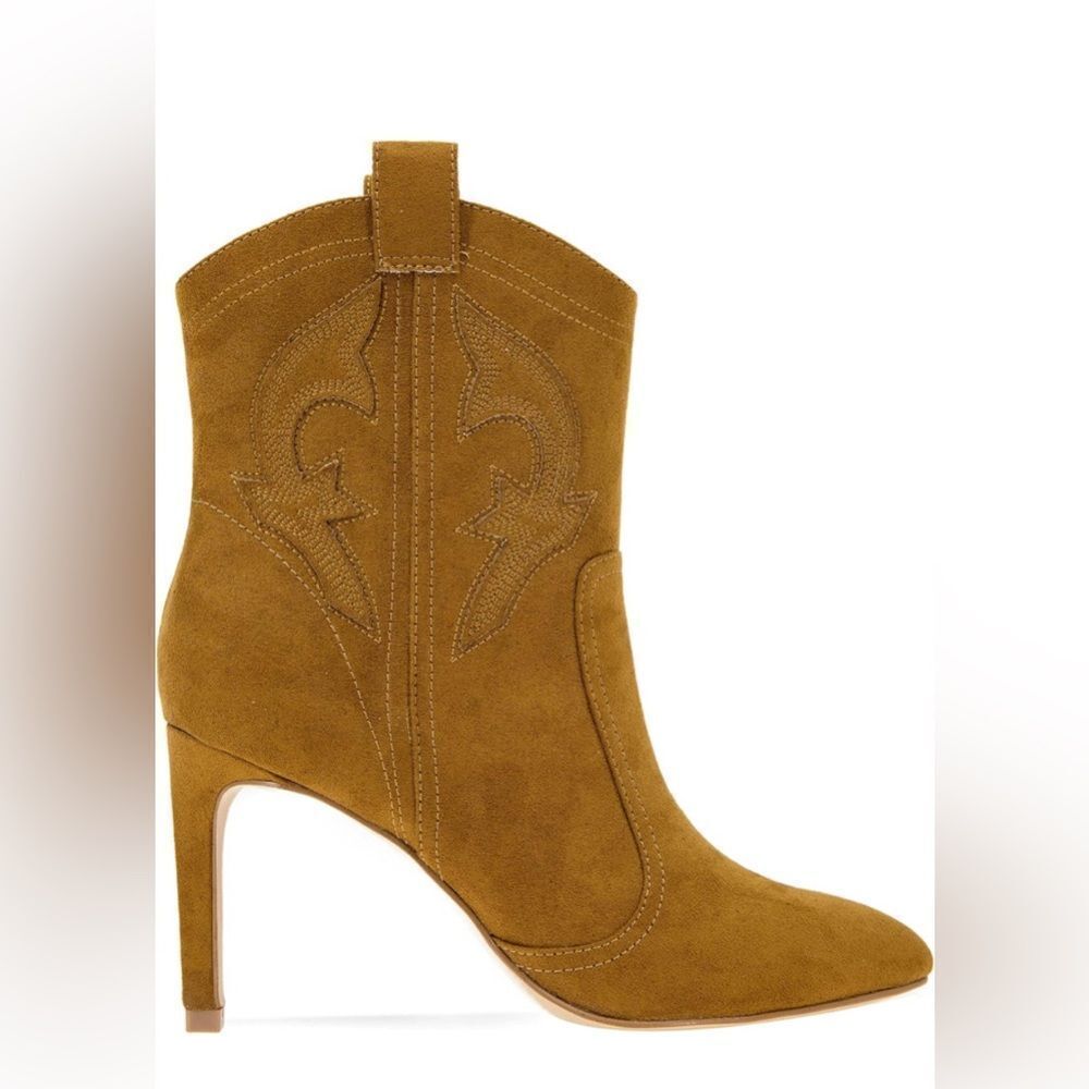 BCBGeneration Western Sara Bootie NWOB